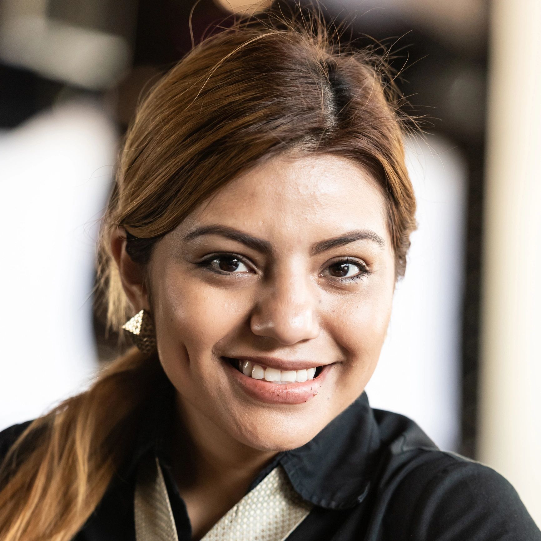 Portrait representing a satisfied client